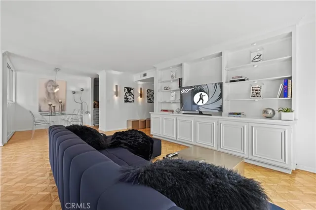 $795,000 | 8787 Shoreham Drive, Unit 201, West Hollywood, CA 90069