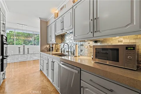 $795,000 | 8787 Shoreham Drive, Unit 201, West Hollywood, CA 90069