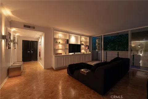 $795,000 | 8787 Shoreham Drive, Unit 201, West Hollywood, CA 90069