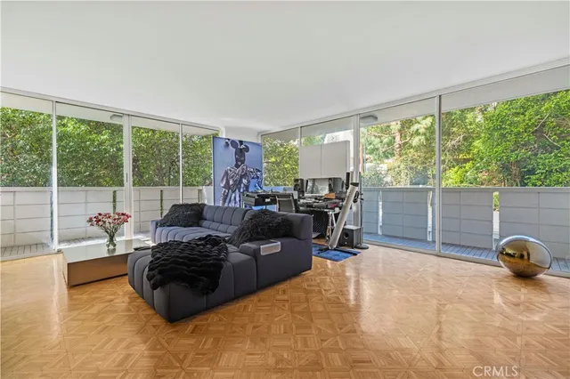 $795,000 | 8787 Shoreham Drive, Unit 201, West Hollywood, CA 90069