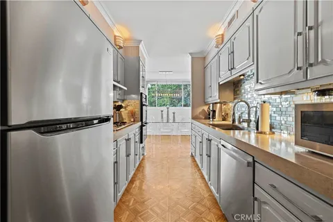 $795,000 | 8787 Shoreham Drive, Unit 201, West Hollywood, CA 90069