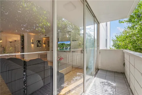 $795,000 | 8787 Shoreham Drive, Unit 201, West Hollywood, CA 90069