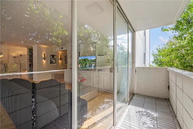 $795,000 | 8787 Shoreham Drive, Unit 201, West Hollywood, CA 90069