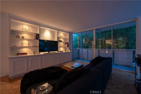 $795,000 | 8787 Shoreham Drive, Unit 201, West Hollywood, CA 90069