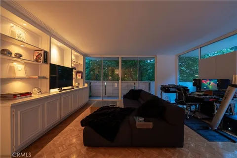 $795,000 | 8787 Shoreham Drive, Unit 201, West Hollywood, CA 90069