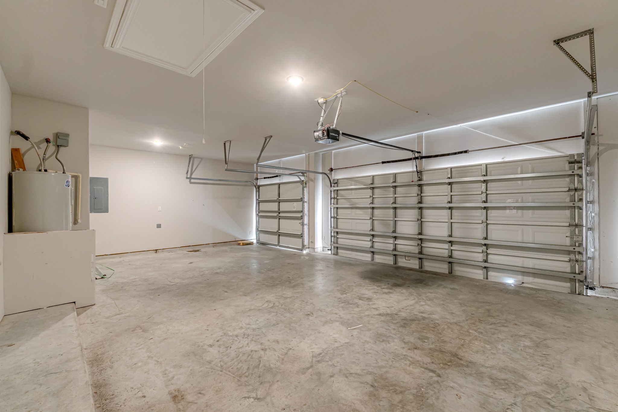 10314 Birch Peak Drive Rosharon, TX 77583 - Photo 27 of 38 a view of a garage