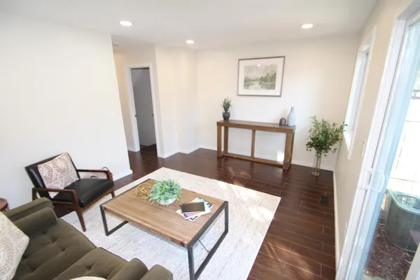 $199,000 | 410 Livingston Avenue, St. Paul, MN 55107