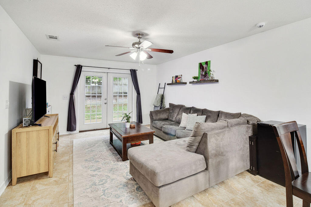 289 Dahlquist Drive Crestview, FL 32539 - Photo 14 of 38 IMG_3612-9