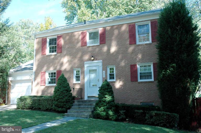 6405 Redwing Road Bethesda, MD 20817 - Photo 1 of 27 Exterior (Main)