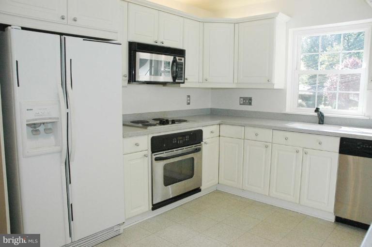 6405 Redwing Road Bethesda, MD 20817 - Photo 11 of 27 Kitchen #2