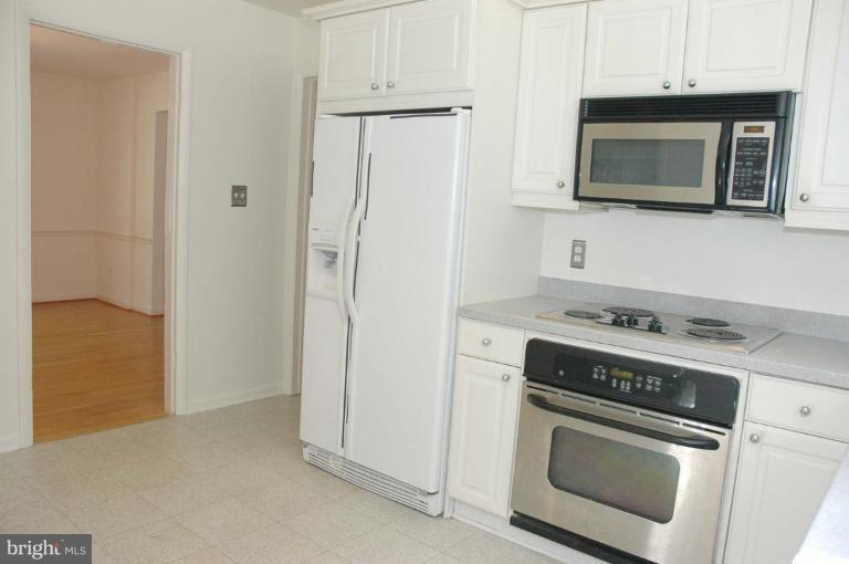 6405 Redwing Road Bethesda, MD 20817 - Photo 12 of 27 Kitchen #3