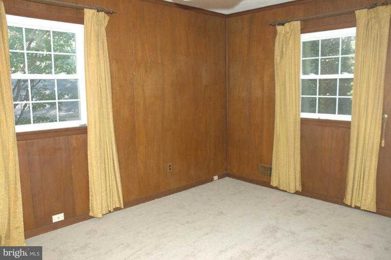 6405 Redwing Road Bethesda, MD 20817 - Photo 13 of 27 Den