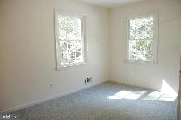 6405 Redwing Road Bethesda, MD 20817 - Photo 20 of 27 Bedroom #4