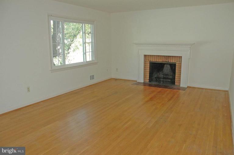 6405 Redwing Road Bethesda, MD 20817 - Photo 5 of 27 Living Room #2