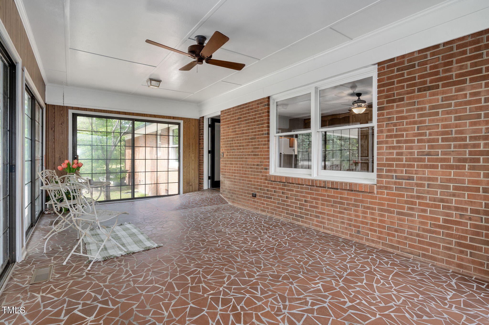 603 Warren Road Erwin, NC 28339 - Photo 23 of 38 a very nice looking room with a large window
