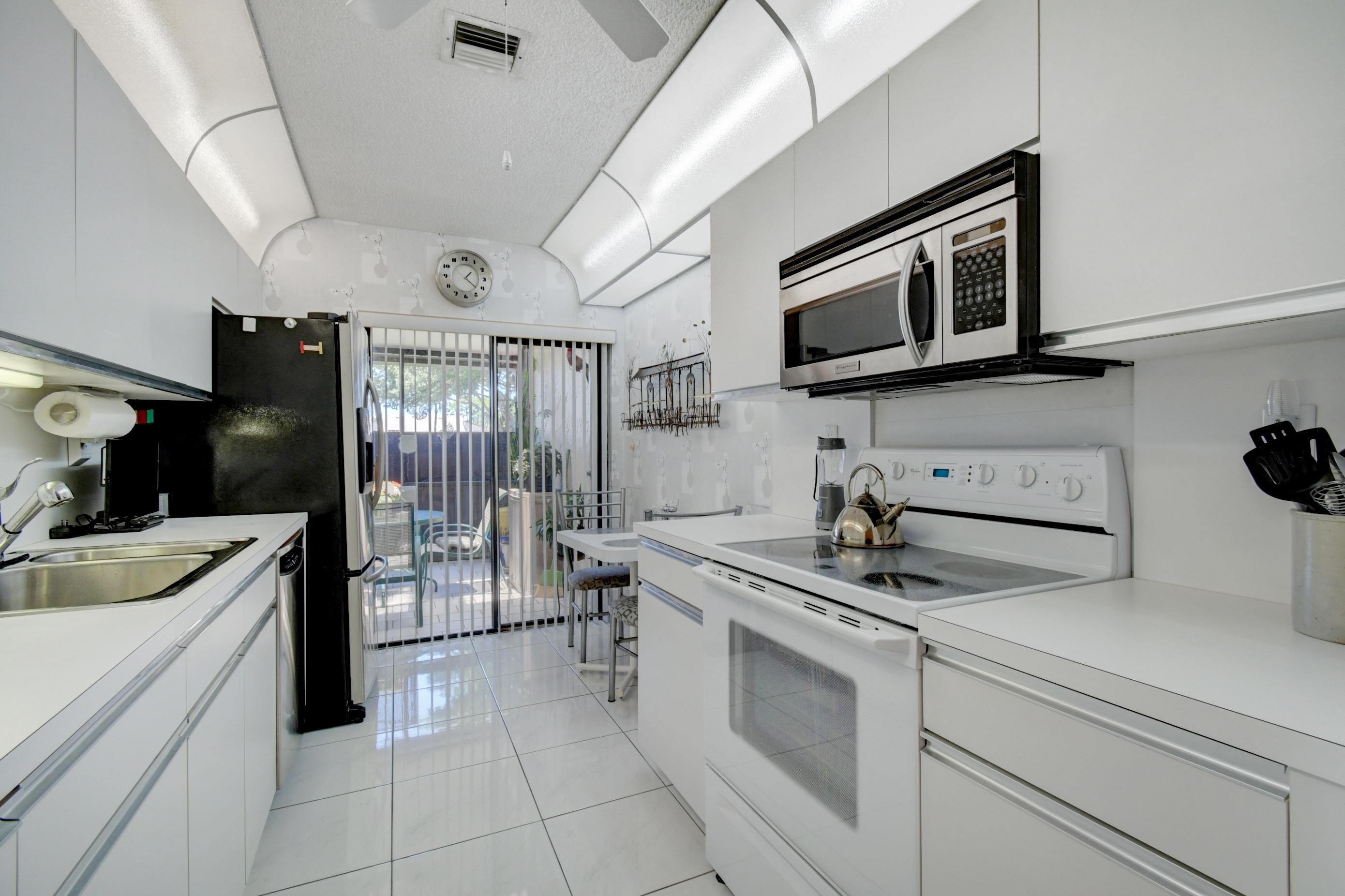 14163 Nesting Way, Unit D Delray Beach, FL 33484 - Photo 15 of 45 Eat in Kitchen (2)