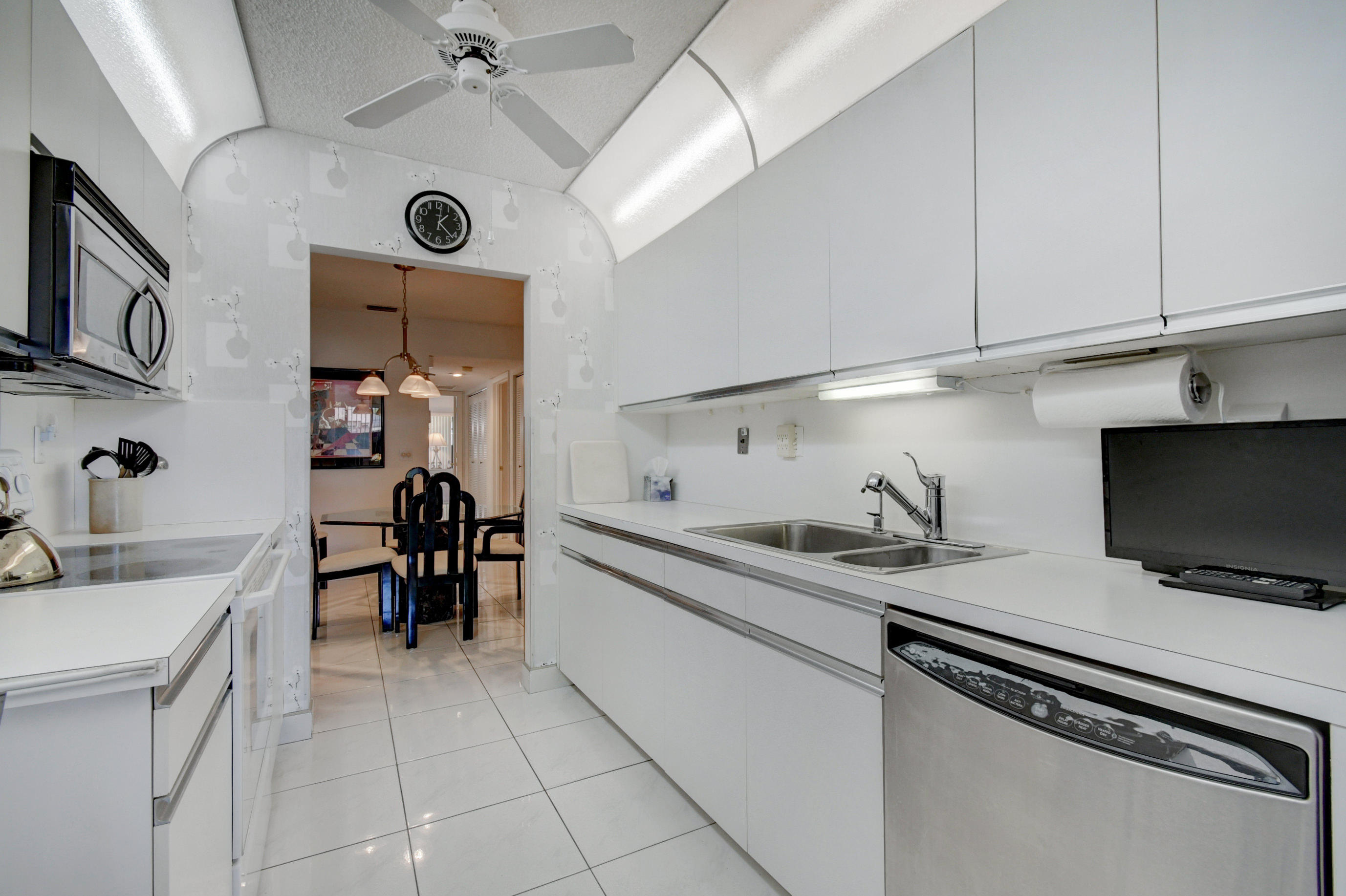 14163 Nesting Way, Unit D Delray Beach, FL 33484 - Photo 18 of 45 Kitchen view