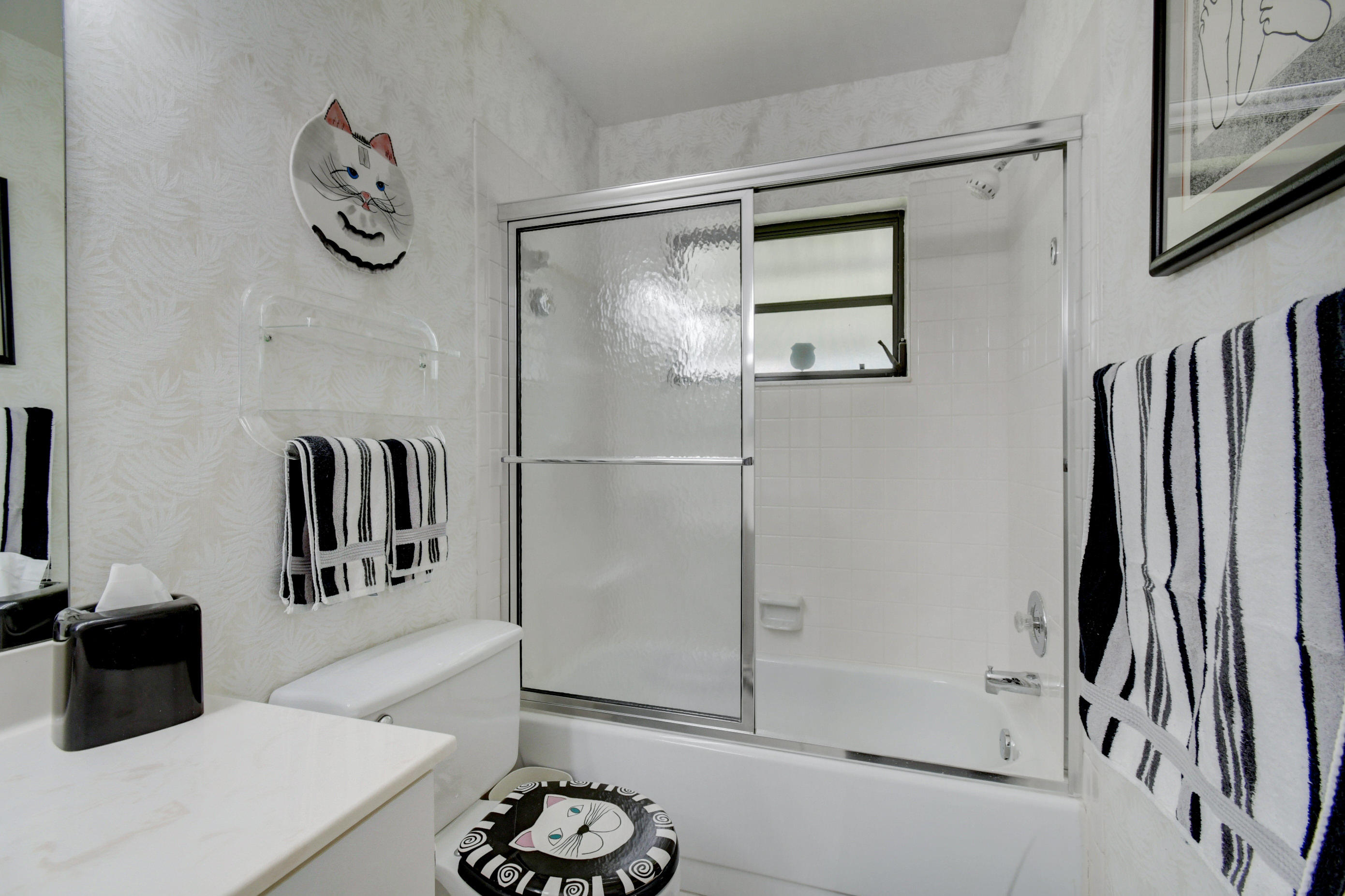 14163 Nesting Way, Unit D Delray Beach, FL 33484 - Photo 28 of 45 Master bathroom with combo tub shower