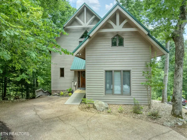 $1,150,000 | 374 Laurel Road, Townsend, TN 37882