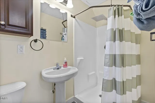 $425,000 | 176 East Silverado Court, Kenly, NC 27542