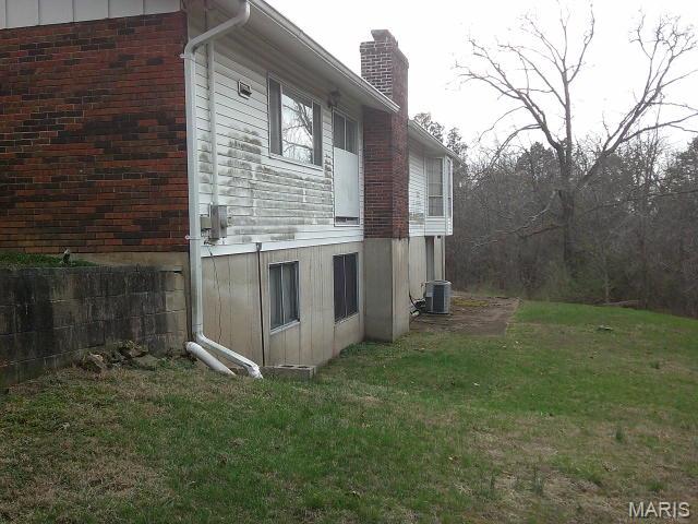 1559 Berry Dairy Road De Soto, MO 63020 - Photo 4 of 37
