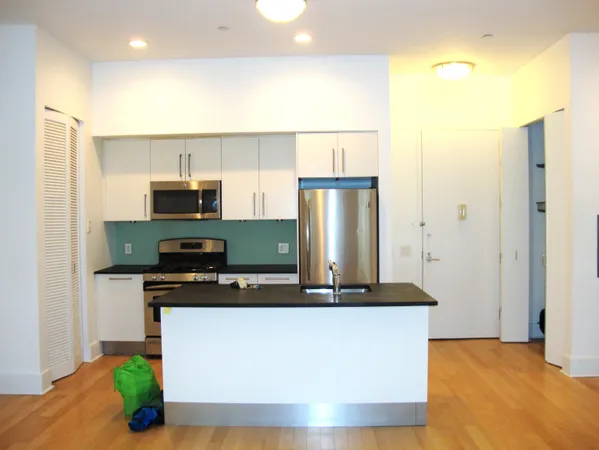 $2,500 | 4 Beacon Way, Unit 211, Jersey City, NJ 07304