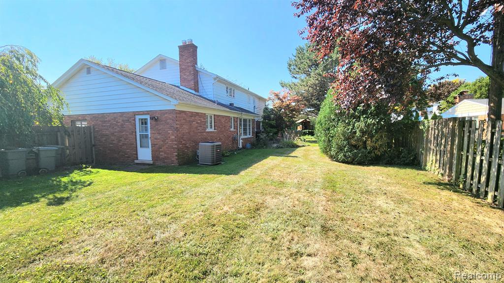 608 Canterbury Road Grosse Pointe Woods, MI 48236 - Photo 26 of 28