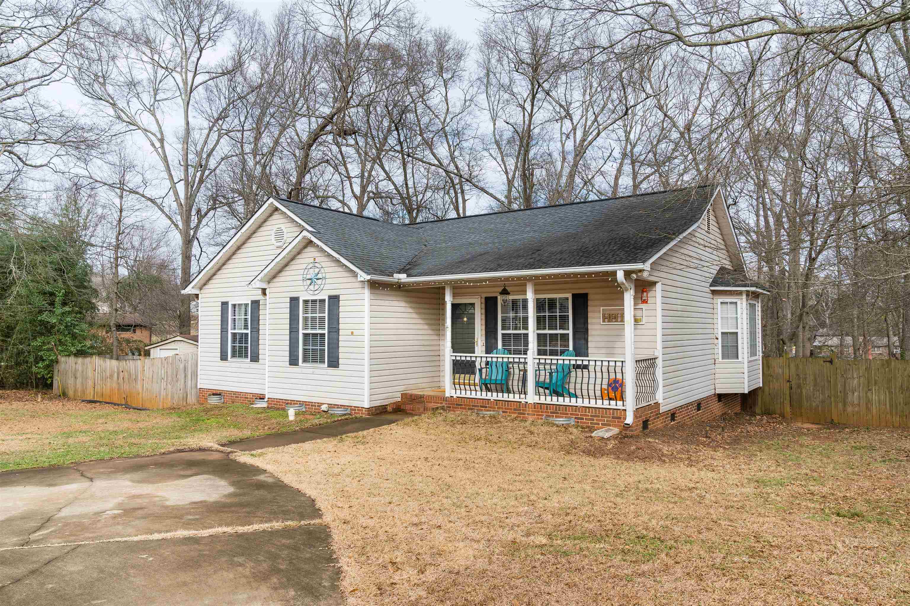 818 Thistle Court Boiling Springs, SC 29316 - Photo 2 of 19