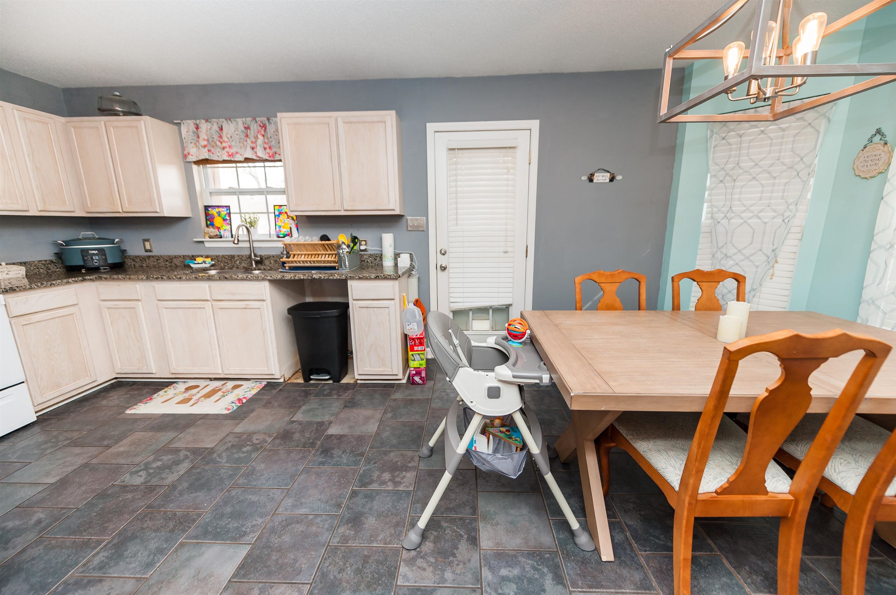 818 Thistle Court Boiling Springs, SC 29316 - Photo 6 of 19