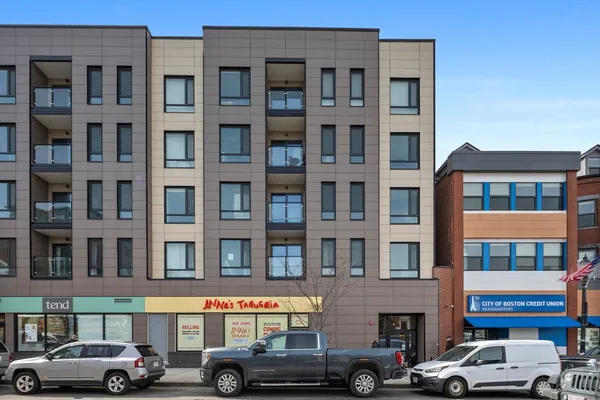 $999,999 | 457 West Broadway, Unit 506, Boston, MA 02127