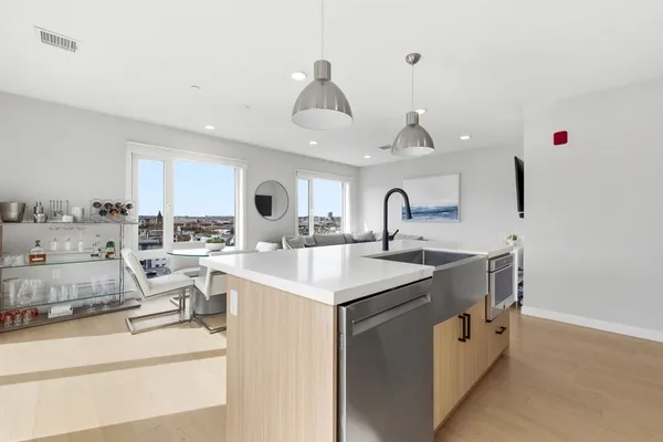 $999,999 | 457 West Broadway, Unit 506, Boston, MA 02127