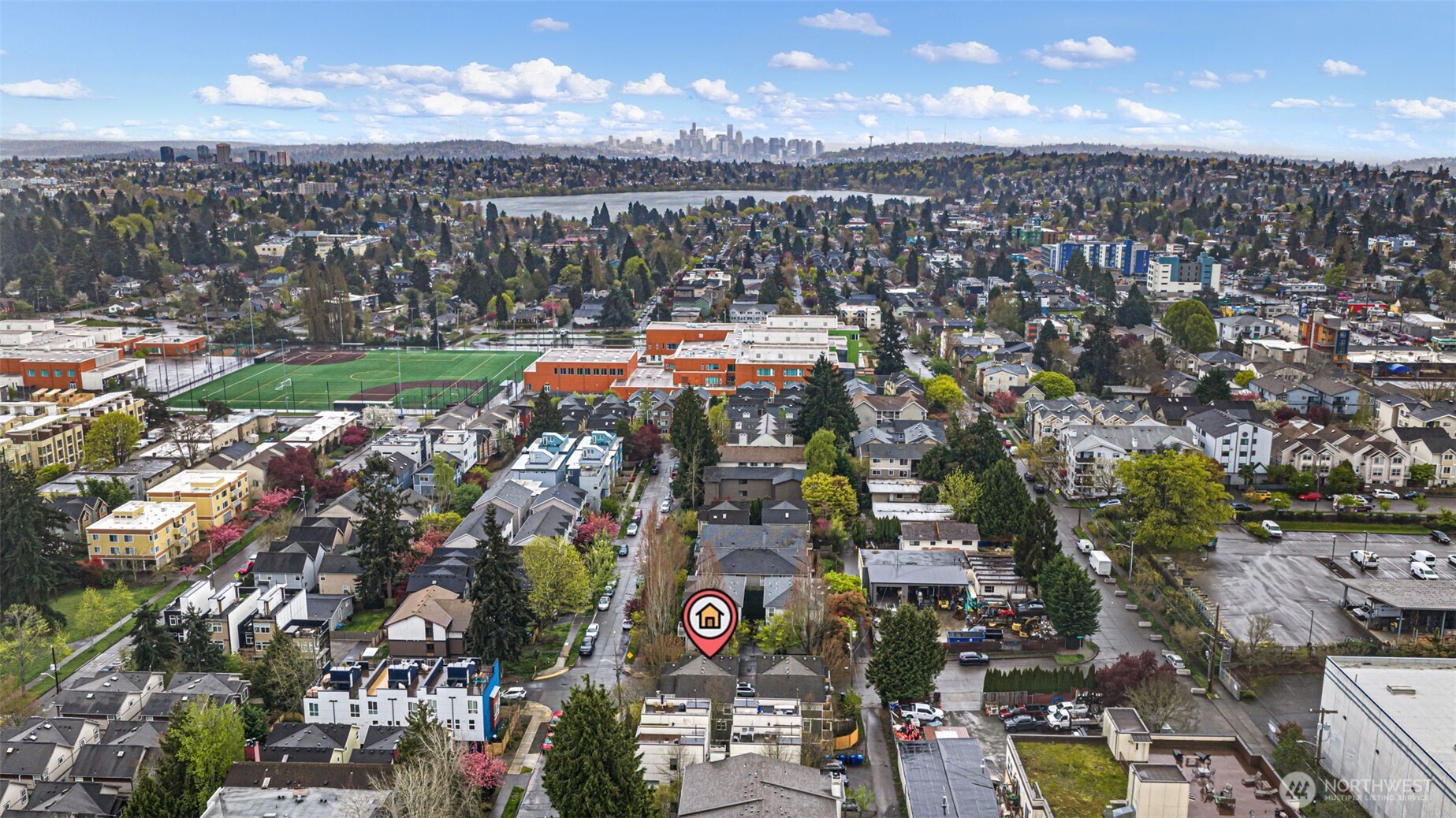9501 Interlake Avenue North Seattle, WA 98103 - Photo 4 of 36