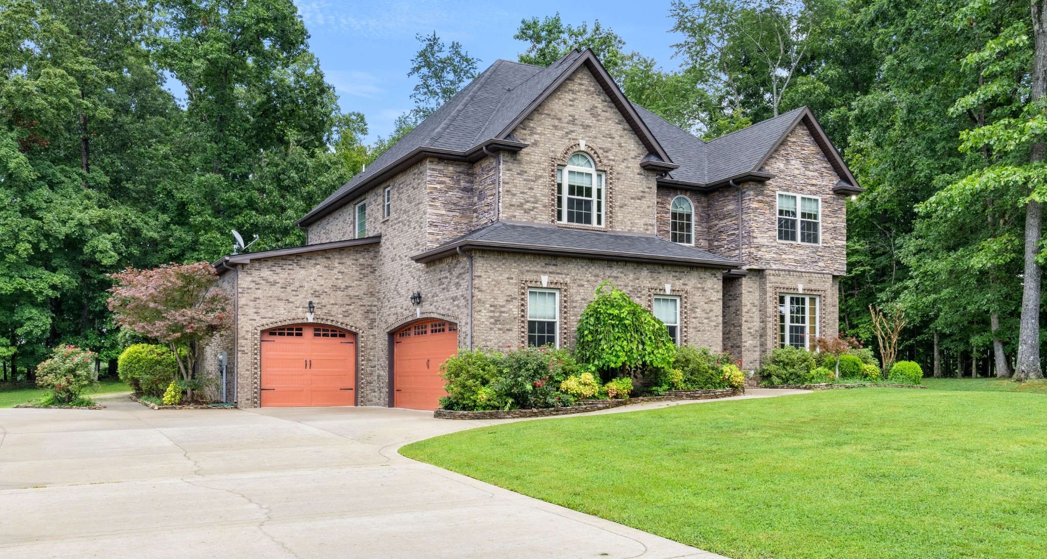 1789 Double R Boulevard Clarksville, TN 37042 - Photo 5 of 53 a front view of a house with garden