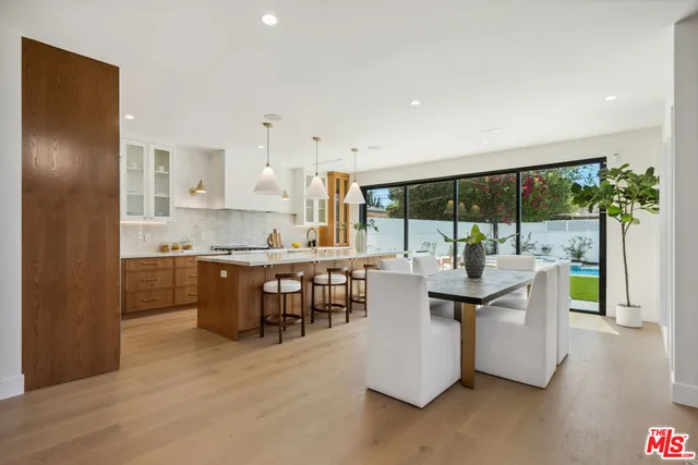 $2,445,000 | 4949 Sancola Avenue, Toluca Lake, CA 91601