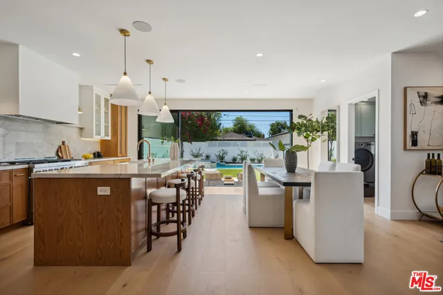 $2,445,000 | 4949 Sancola Avenue, Toluca Lake, CA 91601