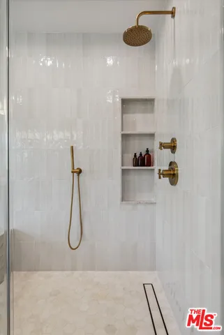 $2,445,000 | 4949 Sancola Avenue, Toluca Lake, CA 91601