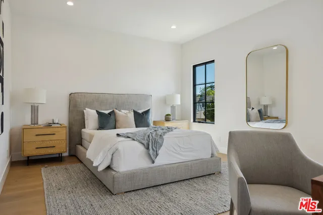 $2,445,000 | 4949 Sancola Avenue, Toluca Lake, CA 91601