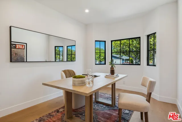 $2,445,000 | 4949 Sancola Avenue, Toluca Lake, CA 91601