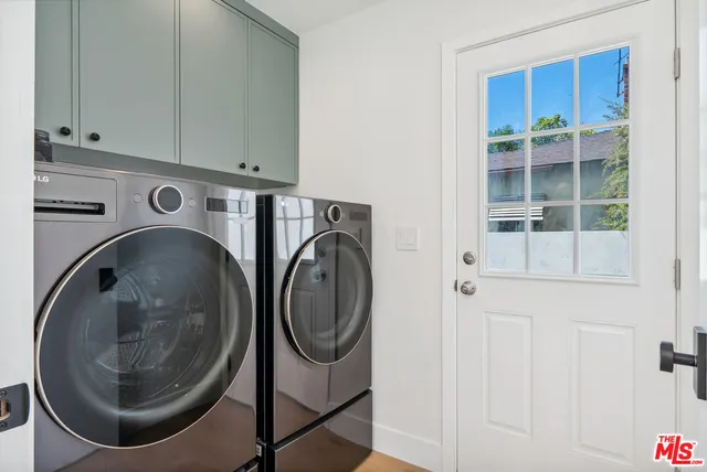 $2,445,000 | 4949 Sancola Avenue, Toluca Lake, CA 91601