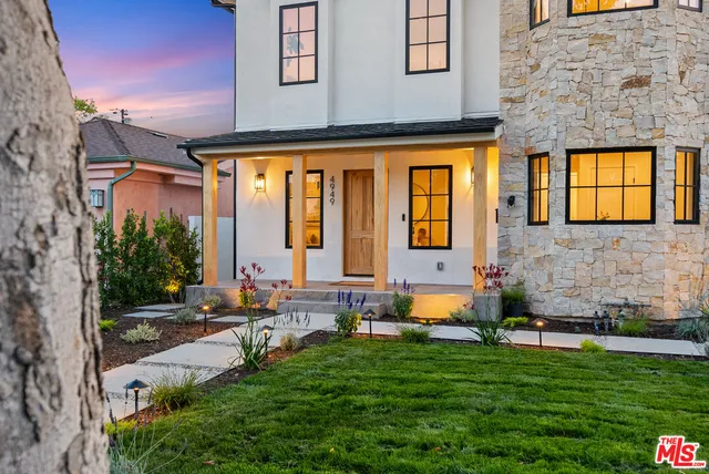 $2,445,000 | 4949 Sancola Avenue, Toluca Lake, CA 91601