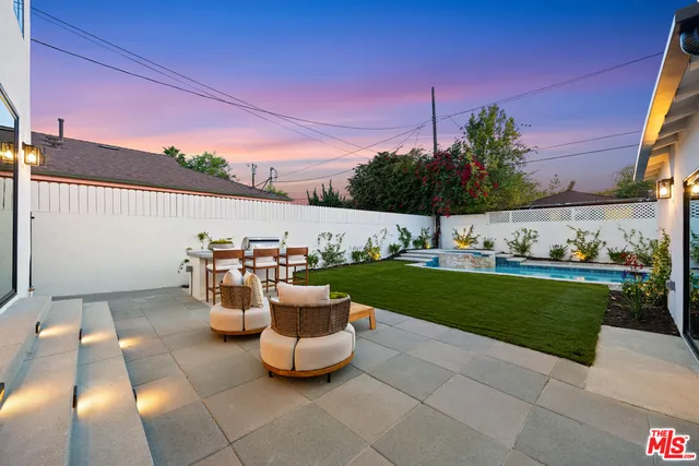 $2,445,000 | 4949 Sancola Avenue, Toluca Lake, CA 91601