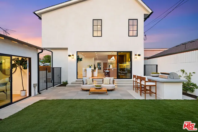 $2,445,000 | 4949 Sancola Avenue, Toluca Lake, CA 91601