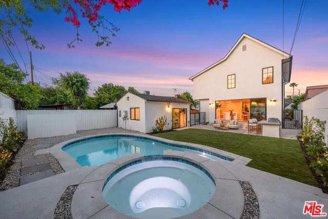 $2,445,000 | 4949 Sancola Avenue, Toluca Lake, CA 91601