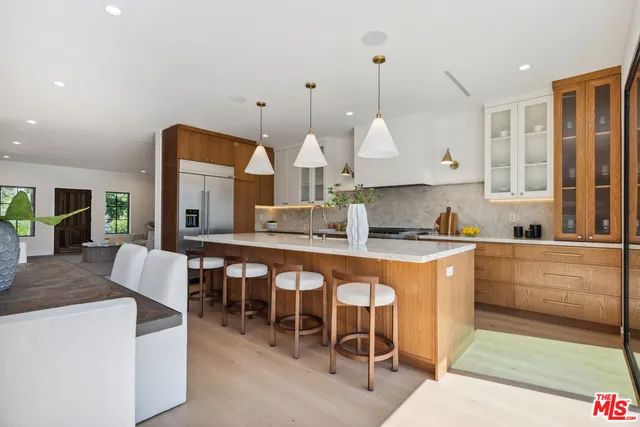 $2,445,000 | 4949 Sancola Avenue, Toluca Lake, CA 91601