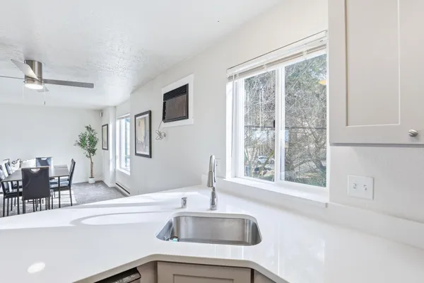 $279,000 | 912 West Lincoln Place, Unit 204, Spokane, WA 99204