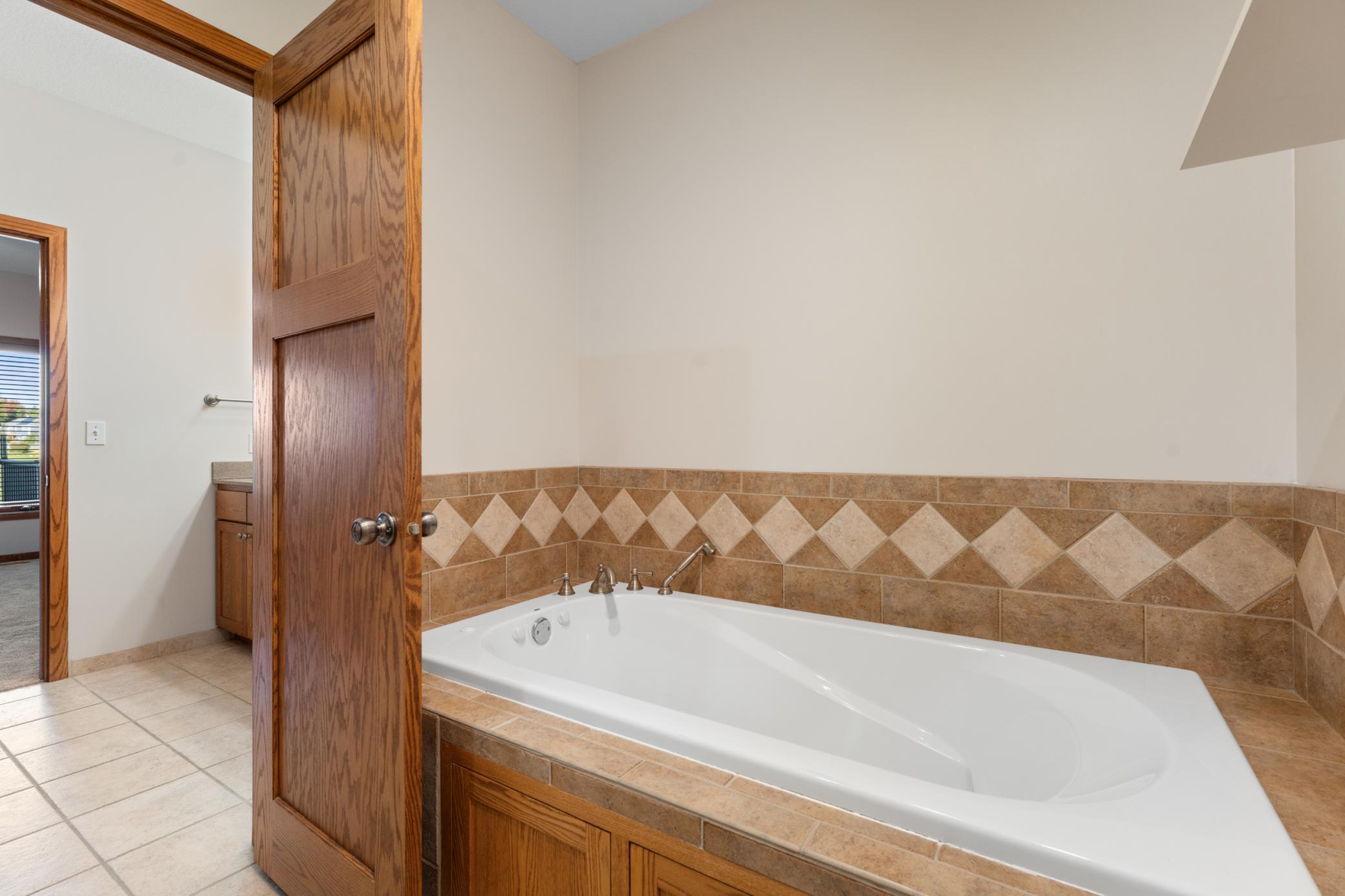 2535 Superior Lane Northwest Rochester, MN 55901 - Photo 14 of 42