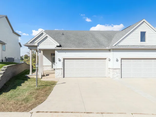 $419,900 | 2535 Superior Lane Northwest, Rochester, MN 55901