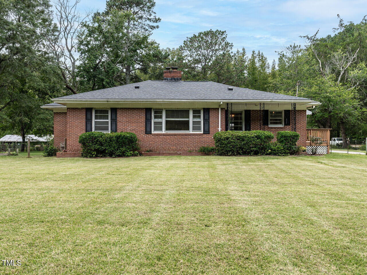 7800 White Oak Road Garner, NC 27529 - Photo 7 of 37 001-1280x960-main-exterior