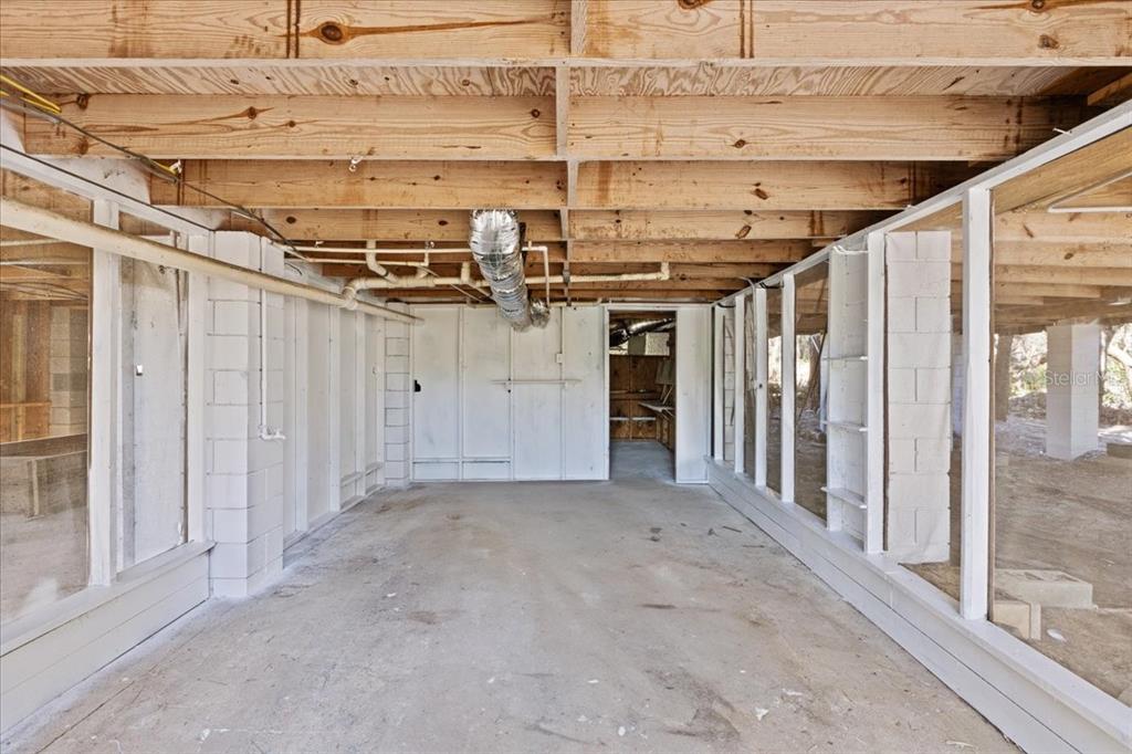 1149 Shell Crest Avenue Cedar Key, FL 32625 - Photo 12 of 32 a view of a garage