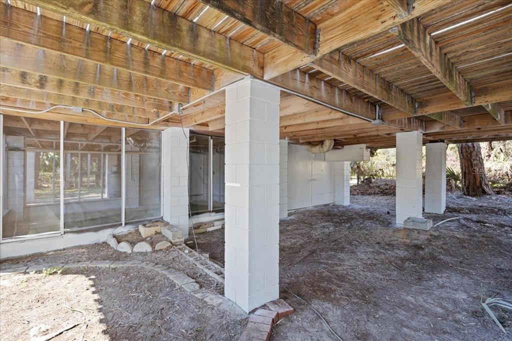 1149 Shell Crest Avenue Cedar Key, FL 32625 - Photo 9 of 32 a view of a porch